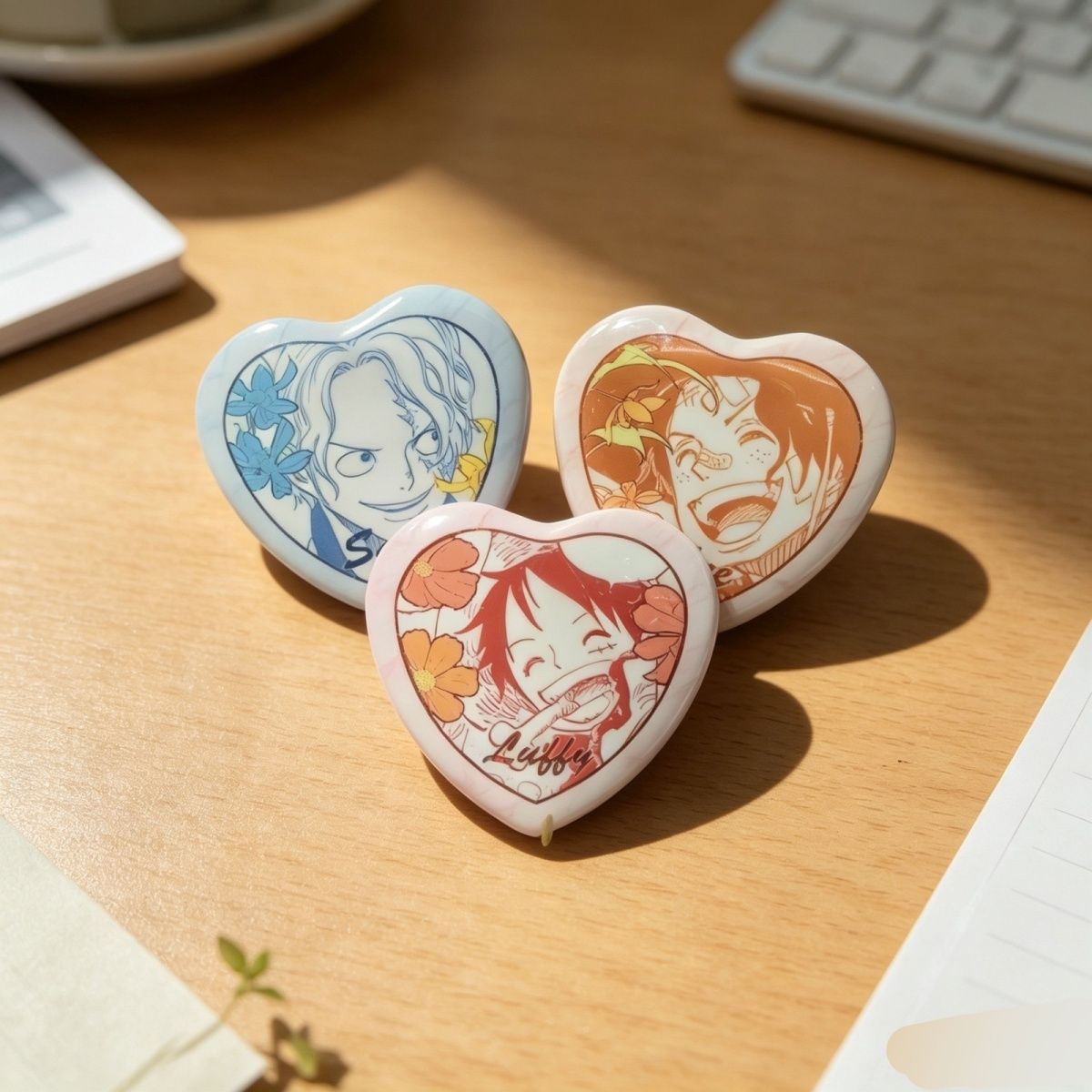 Значок One Piece с Луффи и Эйс – обзор и цена Home Office Kit